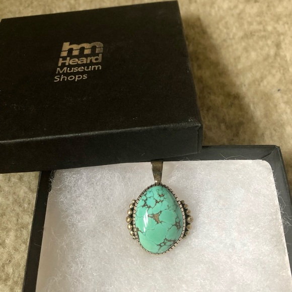 Signed Navajo turquoise and Sterling pendant - Picture 3 of 14